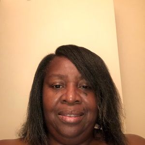 Meet your Posher, Lois